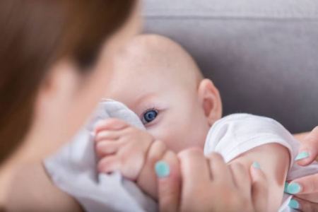 مدة الرضاعة الطبيعية بالدقائق للأطفال الرضع